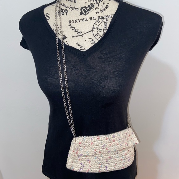 Hand-Knitted Crossbody Bag - Picture 12 of 15